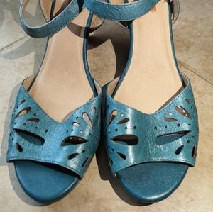 New Miz Mooz leather sandals size 10